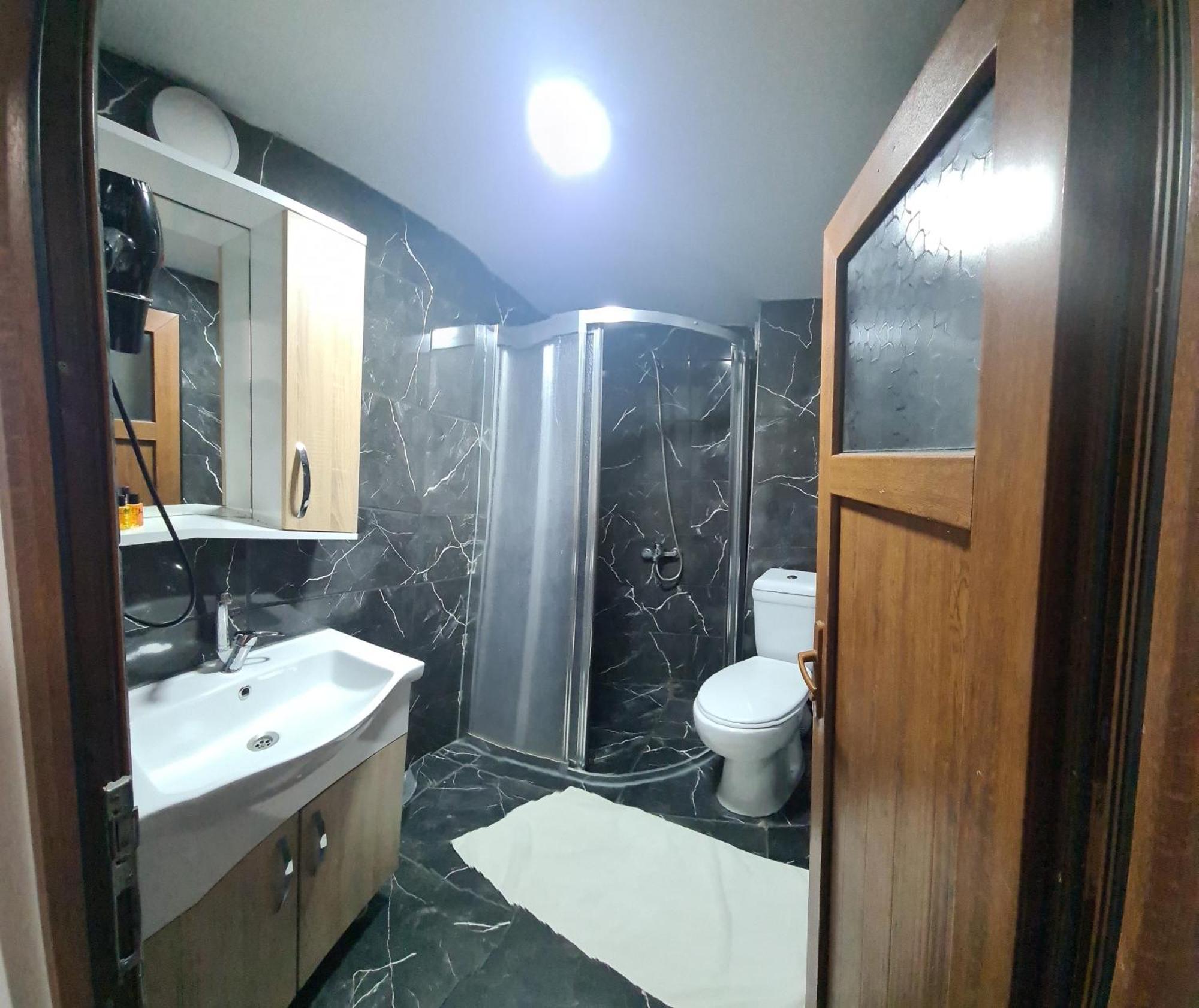 Bachos Hotel *
