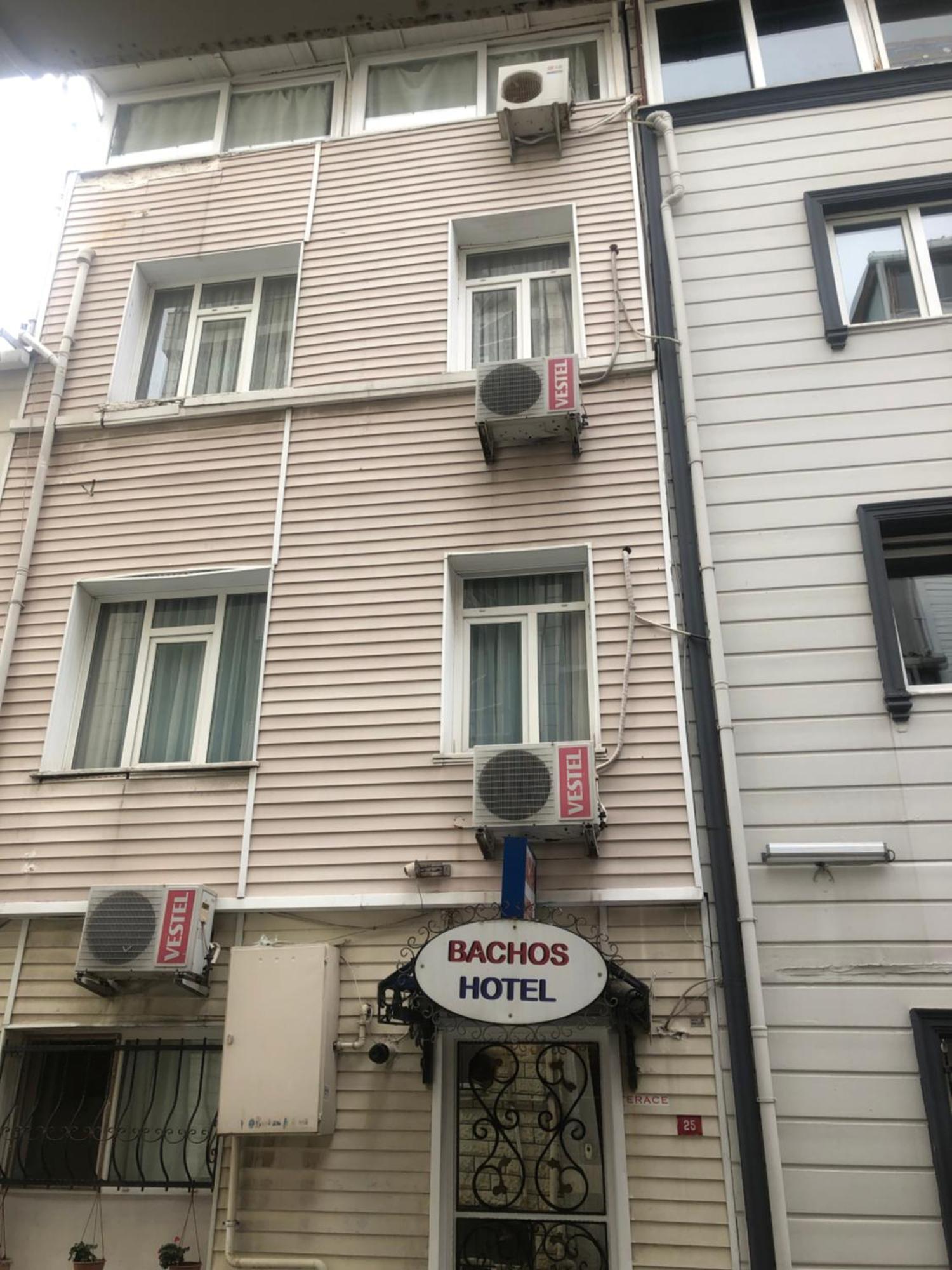 Bachos Hotel *